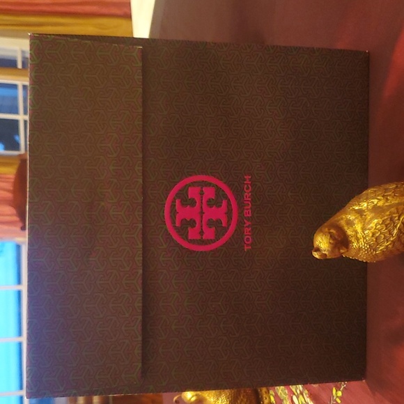 Tory Burch Box w/ Ribbon - Picture 4 of 5
